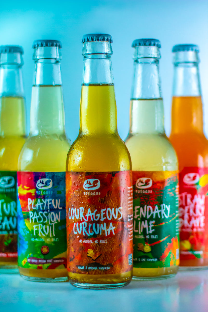 Alle vijf smaken Untamed Kombucha met de Courageous Curcuma voorop